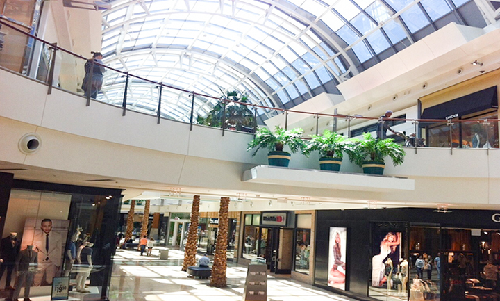 Mall at milenia（ショッピングモール）