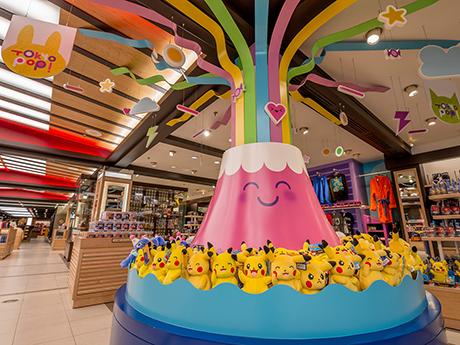 三越ショップ: 革新の趣･キャラクター玩具コーナー