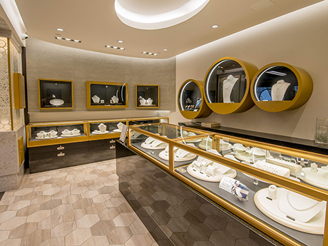 三越ショップ: 革新の趣･ミキモト真珠コーナー